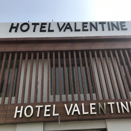 Hotel Valentine Muzaffarnagar Zewnętrze zdjęcie